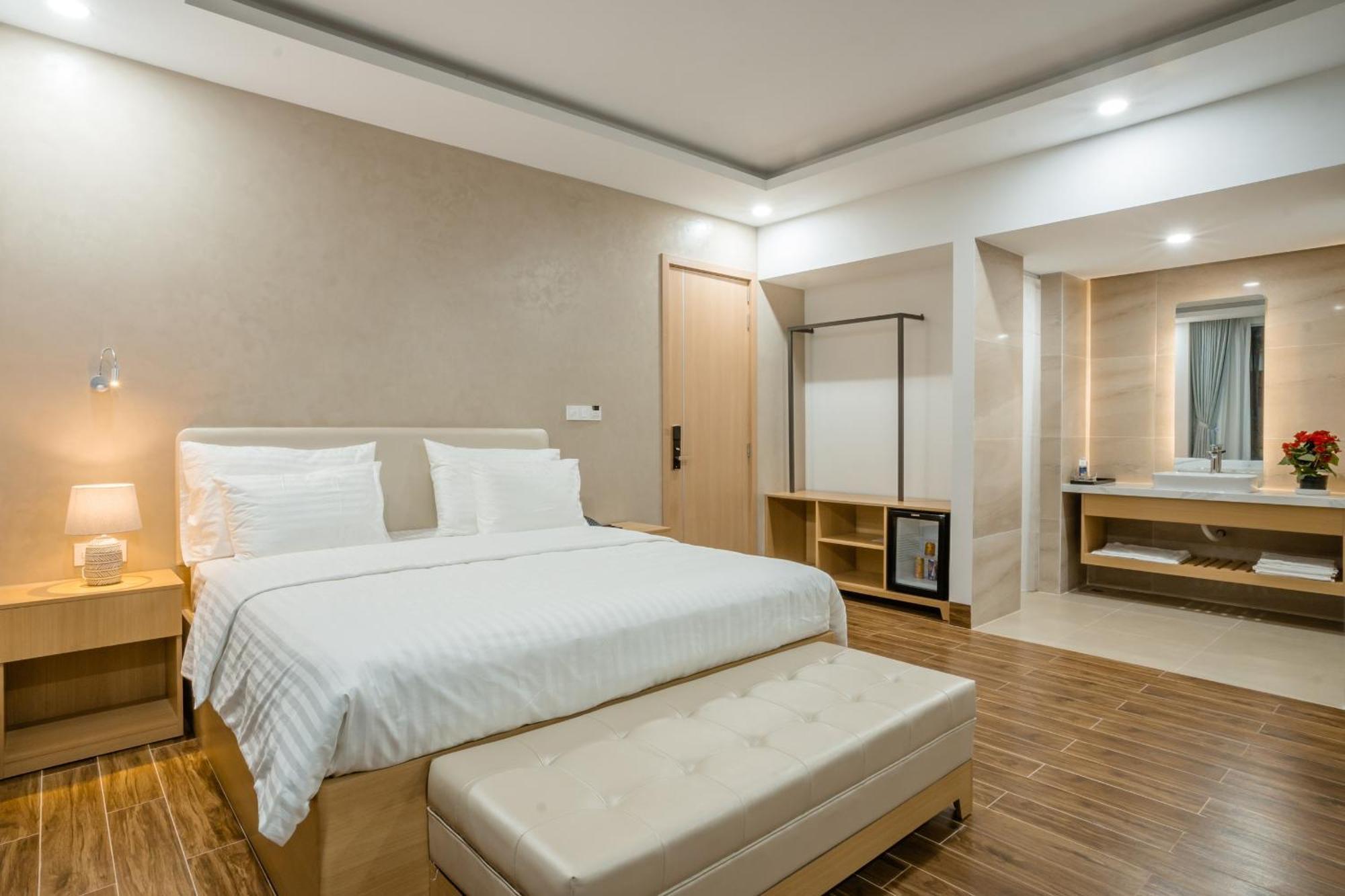 Diora Hotel Pleiku By Hos Buitenkant foto