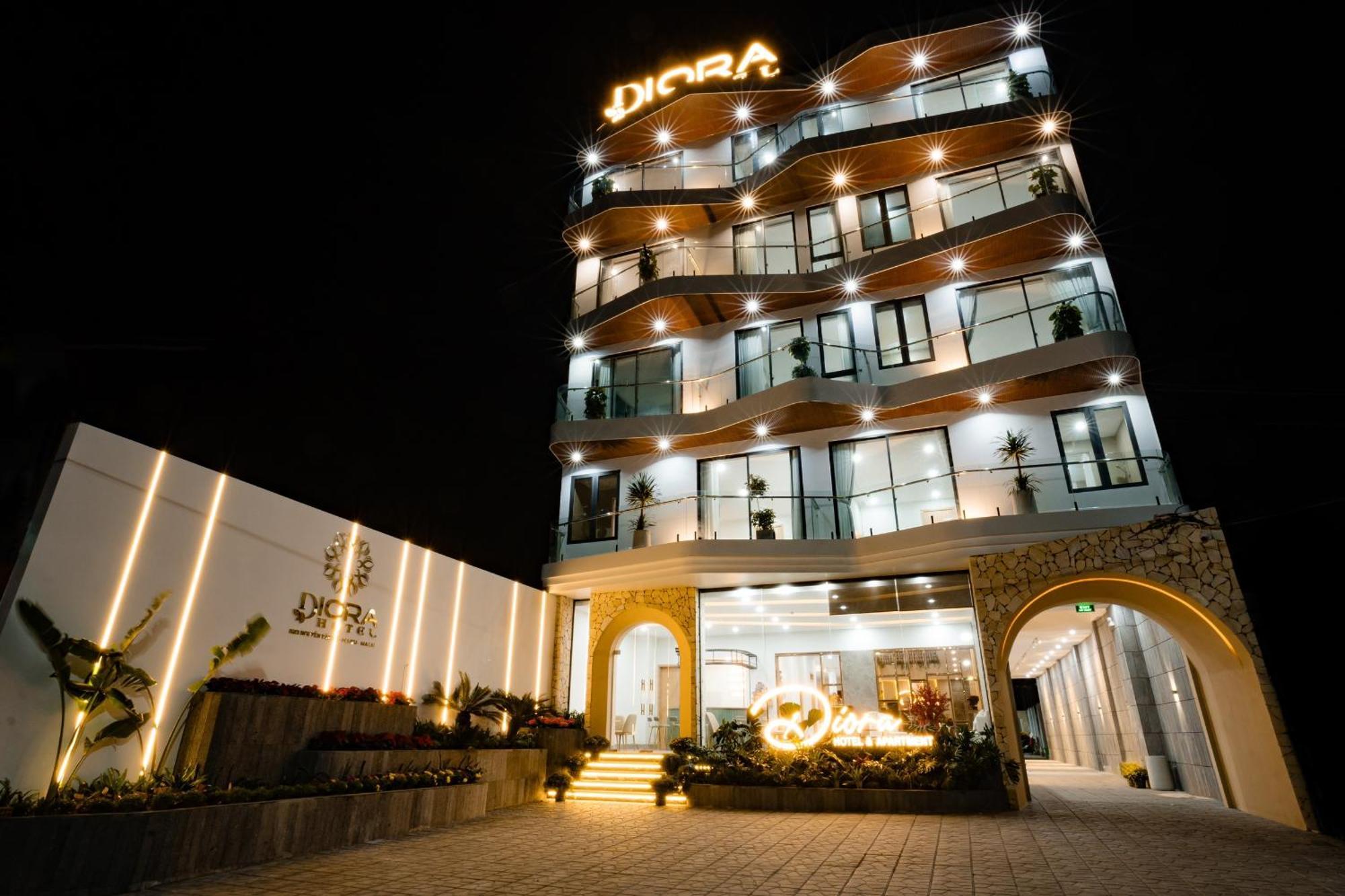 Diora Hotel Pleiku By Hos Buitenkant foto