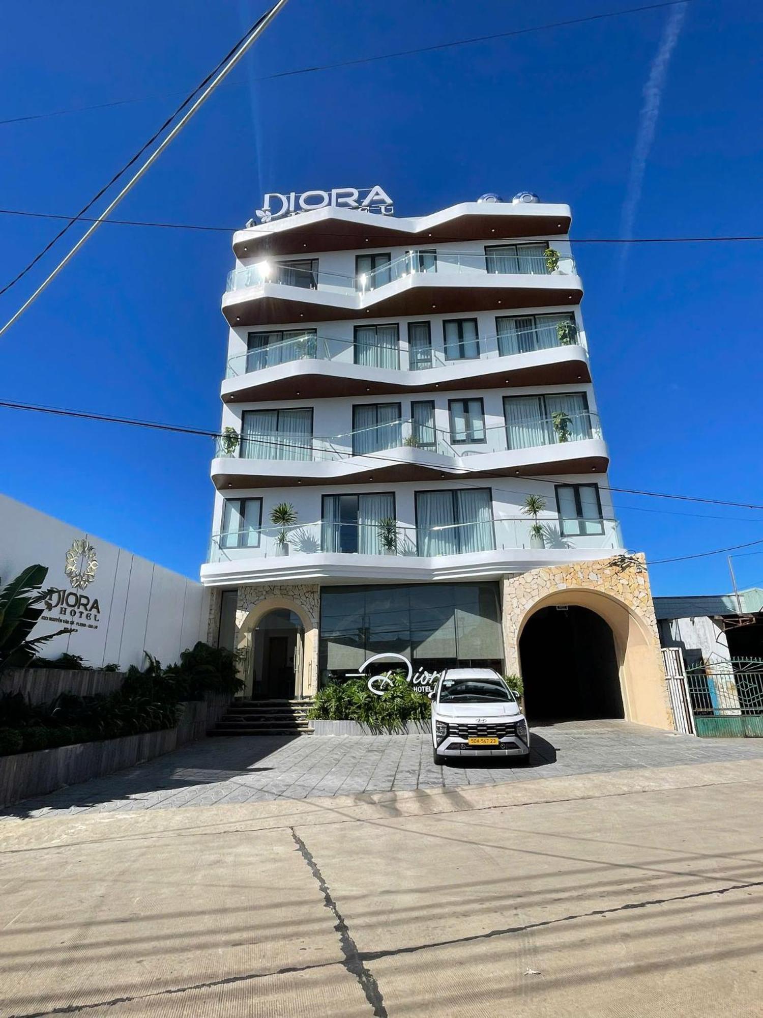 Diora Hotel Pleiku By Hos Buitenkant foto