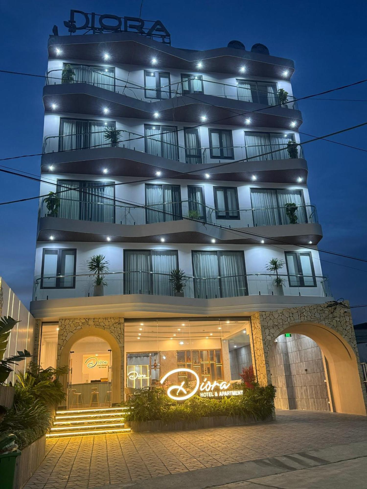 Diora Hotel Pleiku By Hos Buitenkant foto