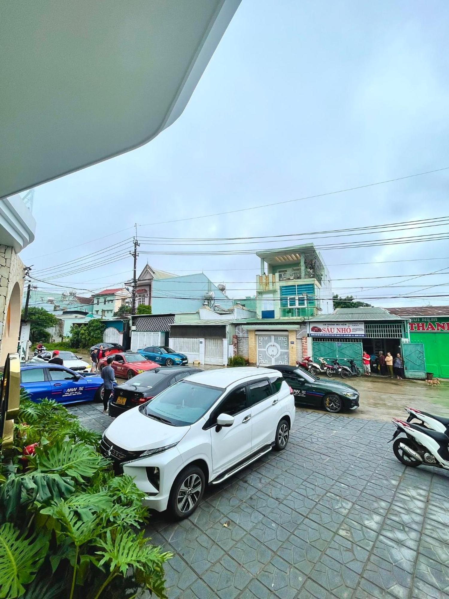 Diora Hotel Pleiku By Hos Buitenkant foto